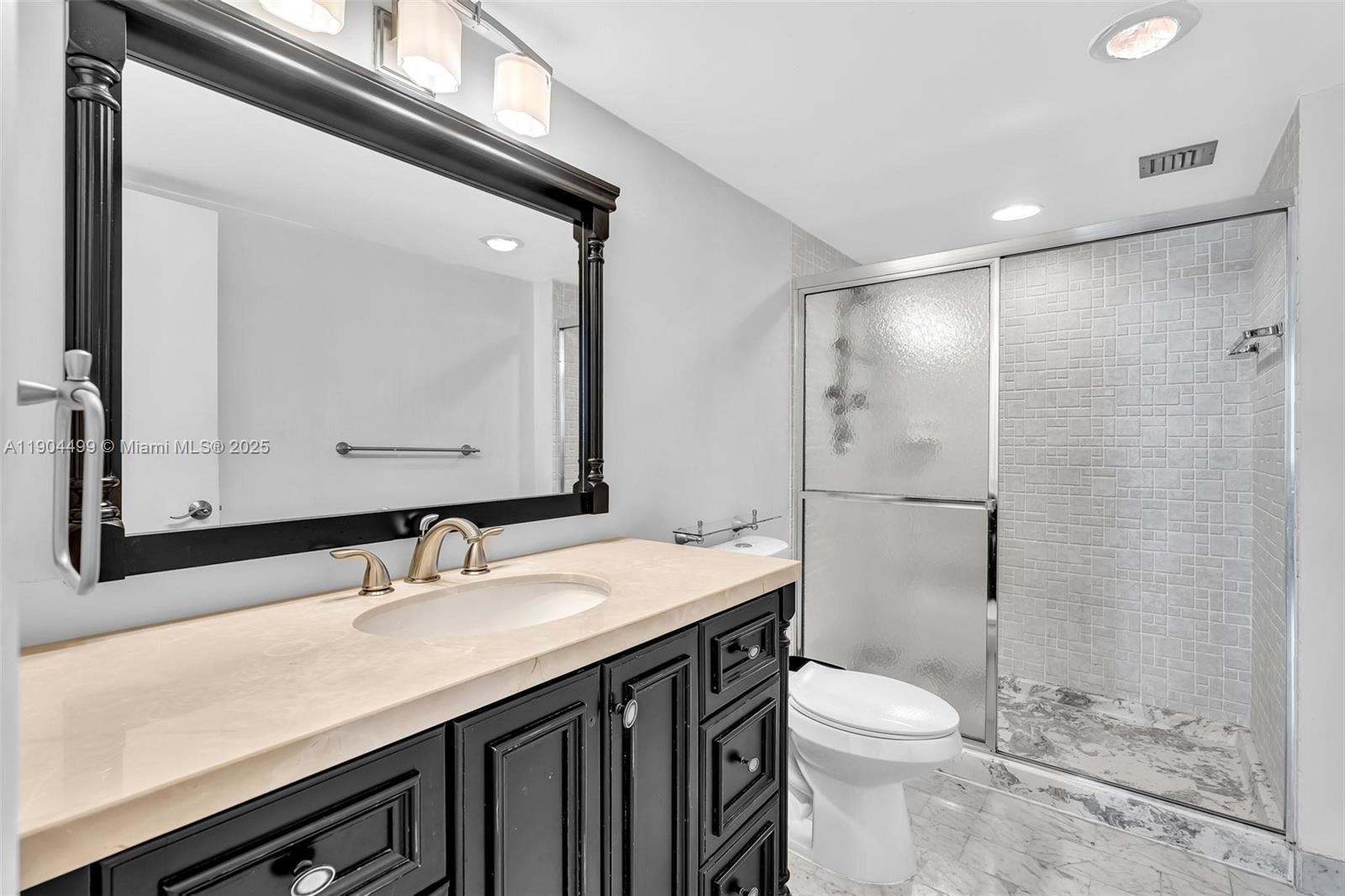 Photo of 1920 Ocean Dr  #8D, Hallandale Beach, Florida, 33009 - 