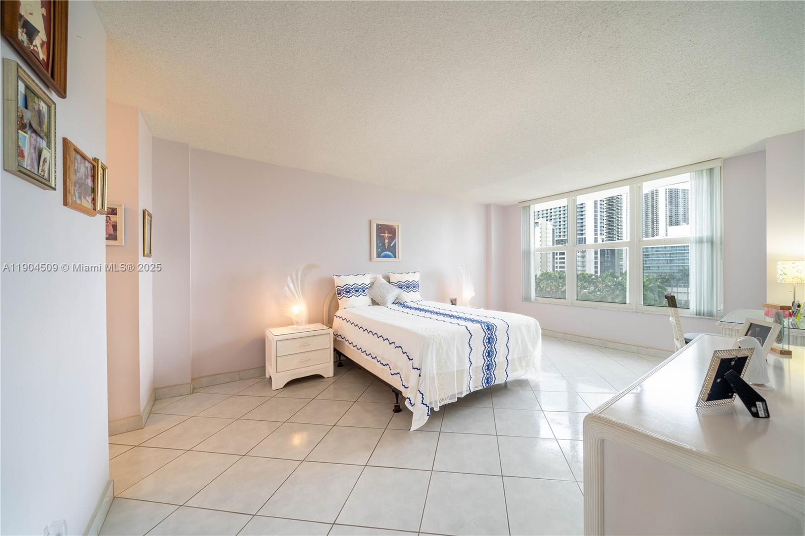 Photo of 3800 Ocean Dr  #508, Hollywood, Florida, 33019 - 