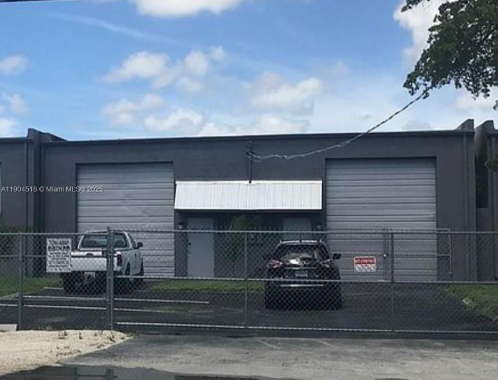 See details   /   sq. ft. $ 2025-10-29 0 Photo