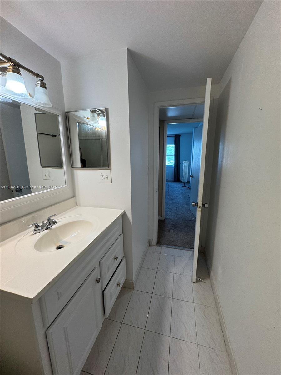 Photo of 400 Kings Point Dr  #811, Sunny Isles Beach, Florida, 33160 - Second Bathroom