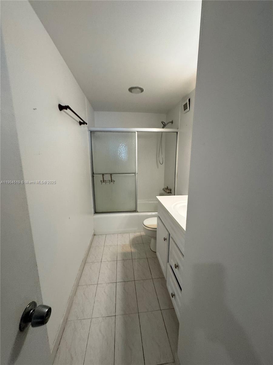 Photo of 400 Kings Point Dr  #811, Sunny Isles Beach, Florida, 33160 - Second Bathroom