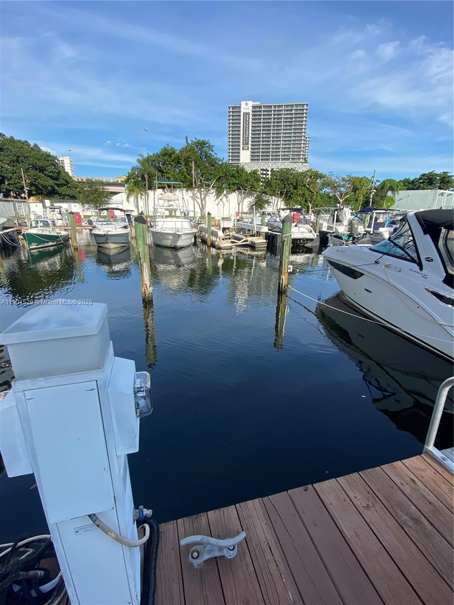 Подробнее   /   кв.футов $ 2025-10-29 0 Фото