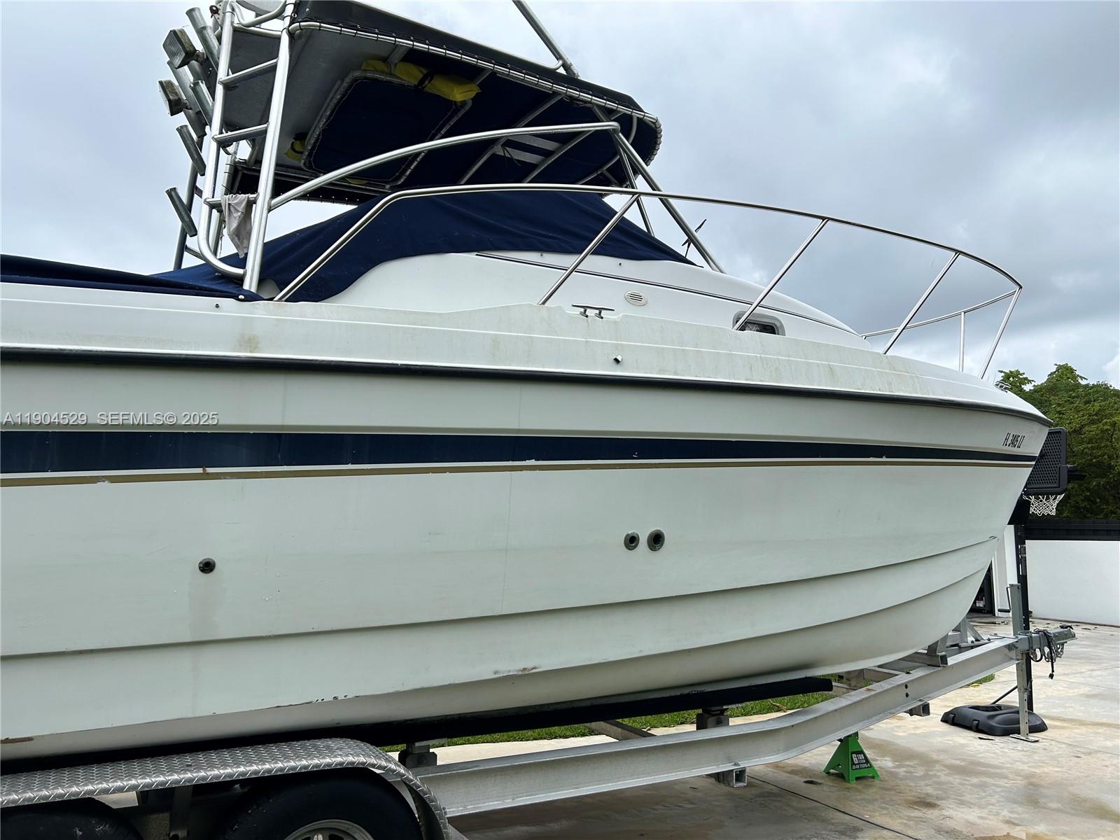   /   кв.футов $ 2025-12-13 0 Фото