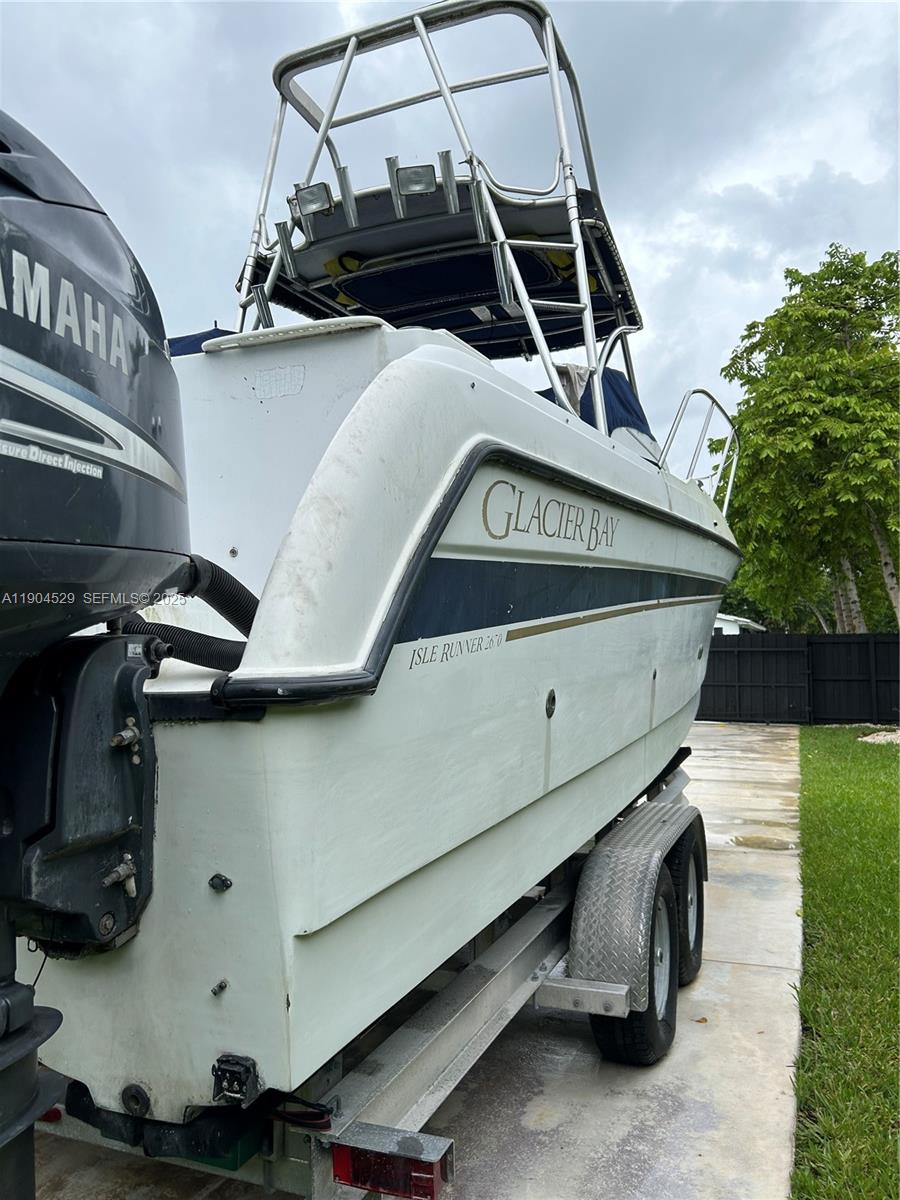   /   кв.футов $ 2025-12-13 0 Фото