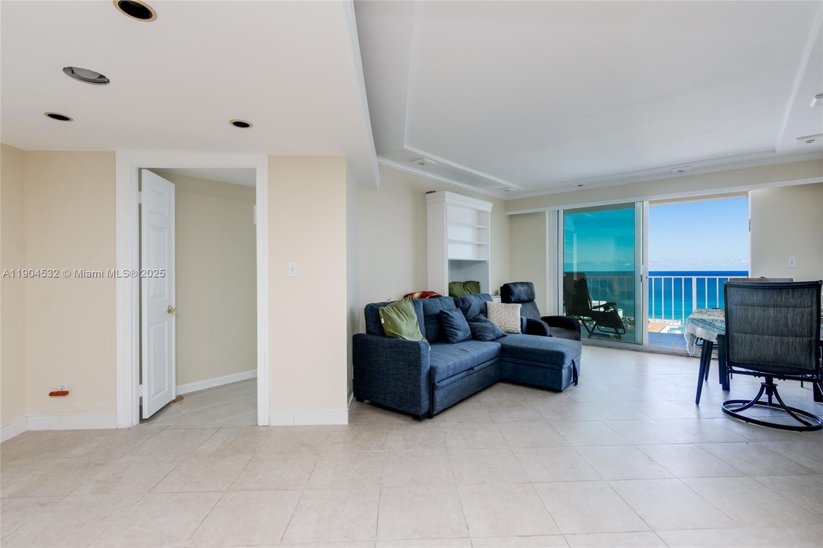 Photo of 1410 Ocean Dr  #1702, Hollywood, Florida, 33019 - 