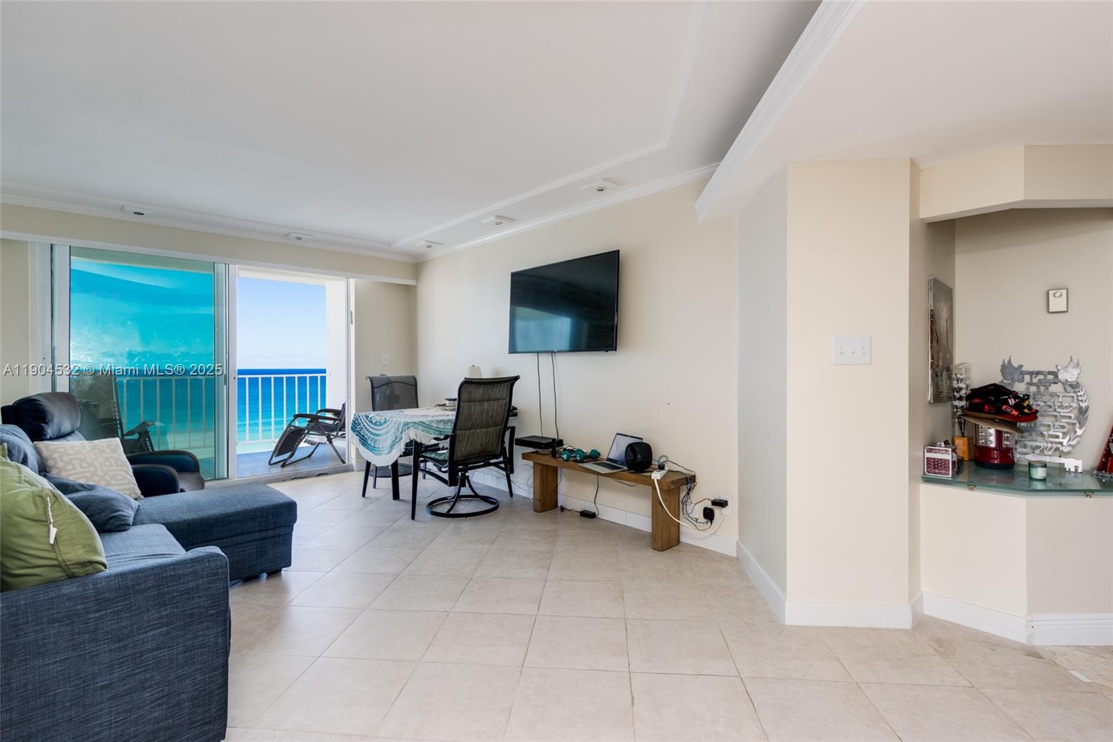 Photo of 1410 Ocean Dr  #1702, Hollywood, Florida, 33019 - 
