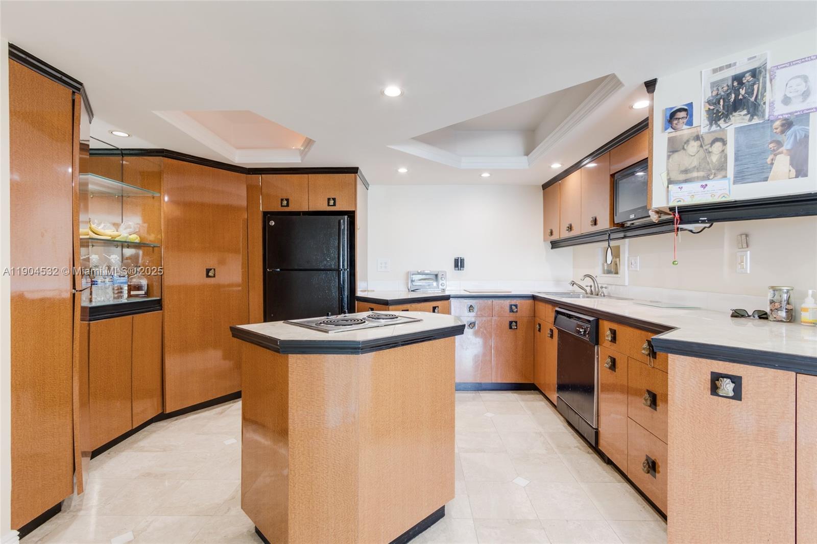 Photo of 1410 Ocean Dr  #1702, Hollywood, Florida, 33019 - 