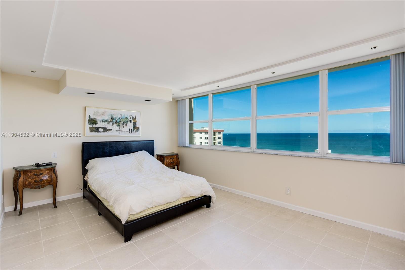 Photo of 1410 Ocean Dr  #1702, Hollywood, Florida, 33019 - 