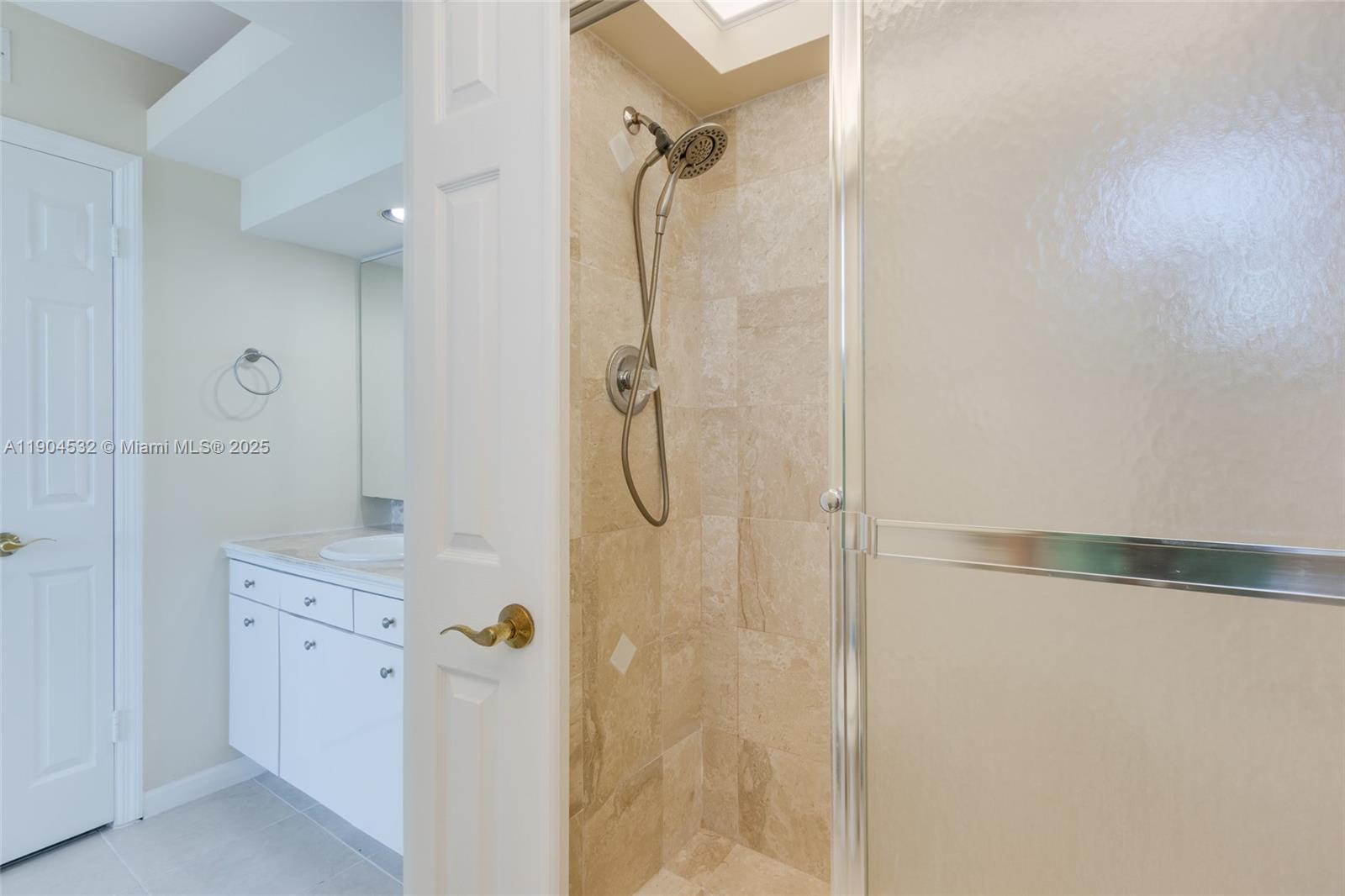 Photo of 1410 Ocean Dr  #1702, Hollywood, Florida, 33019 - 