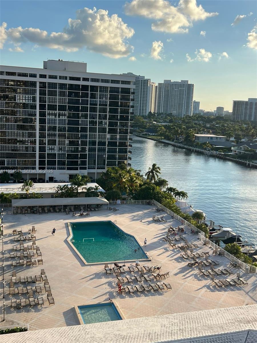 See details 10P 1 / 1 798 sq. ft. $ 2025-12-23 0 Photo