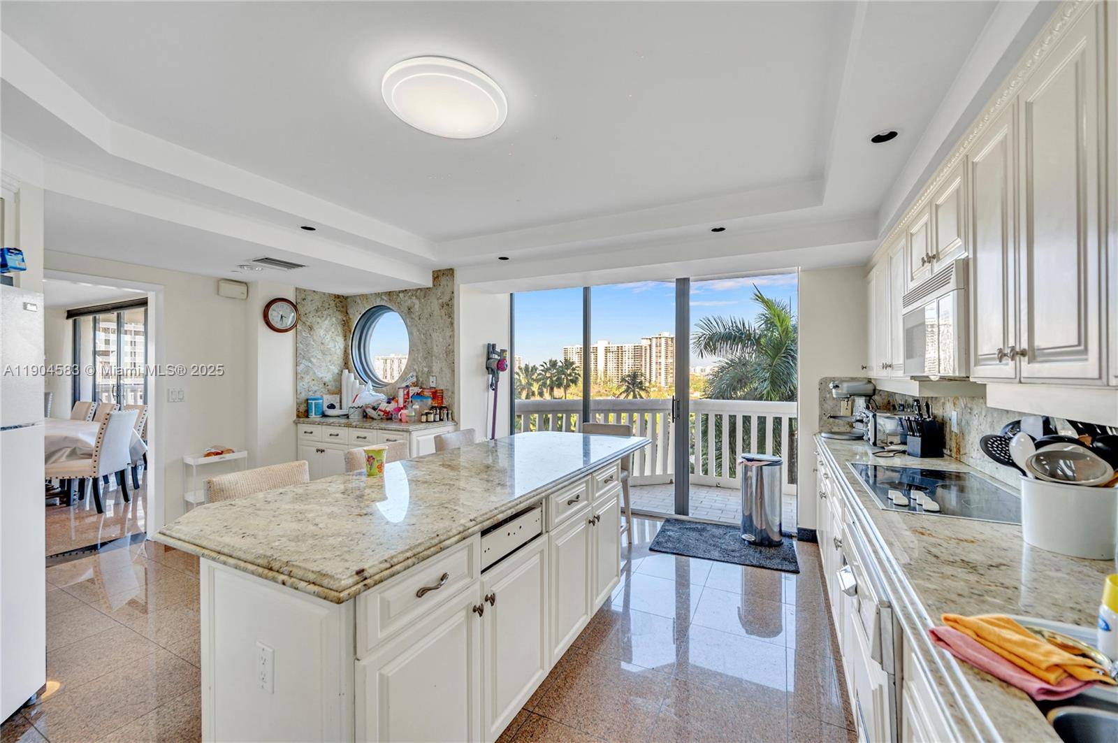 See details 806 4 / 5 4050 sq. ft. $ 2025-10-29 0 Photo