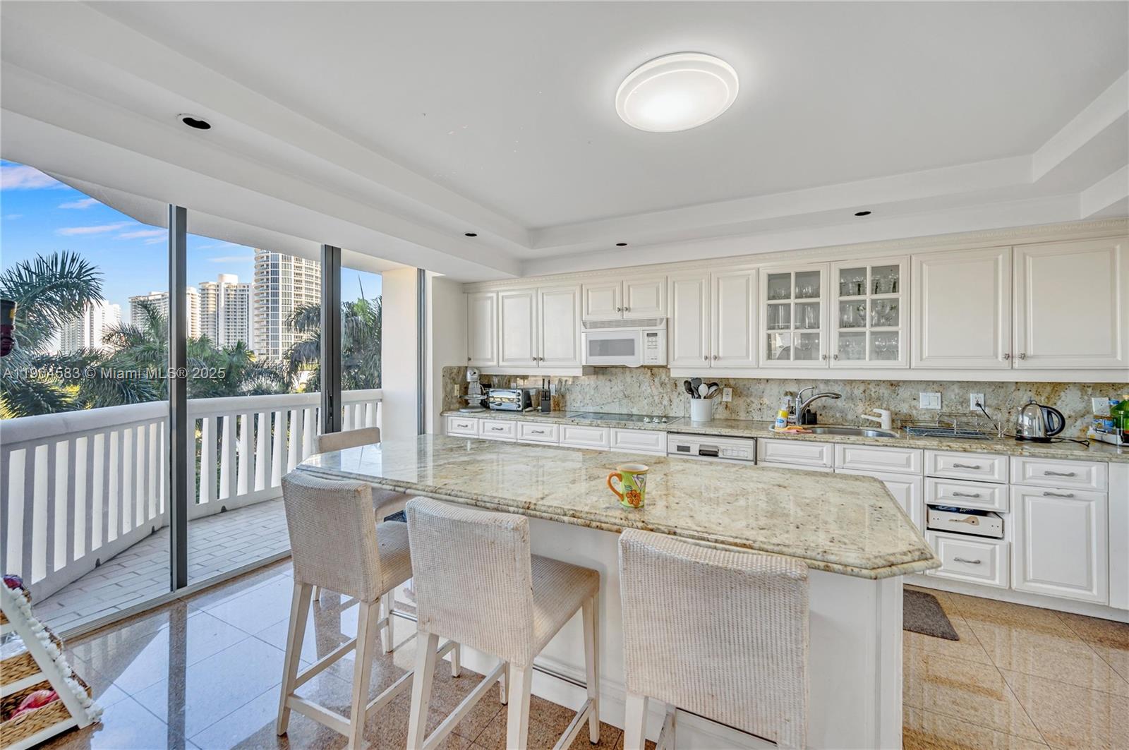 See details 806 4 / 5 4050 sq. ft. $ 2025-10-29 0 Photo