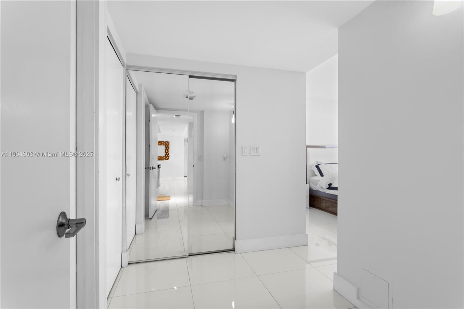 See details 812 2 / 2 1350 sq. ft. $ 2025-10-29 0 Photo