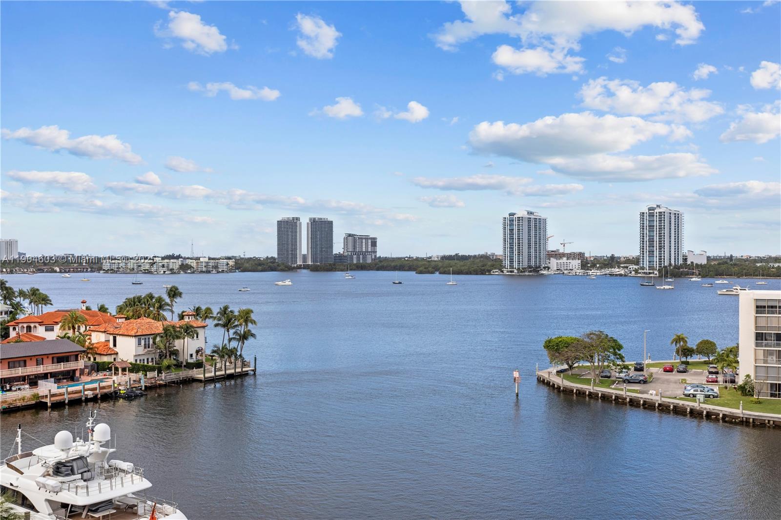 See details 812 2 / 2 1350 sq. ft. $ 2025-10-29 0 Photo