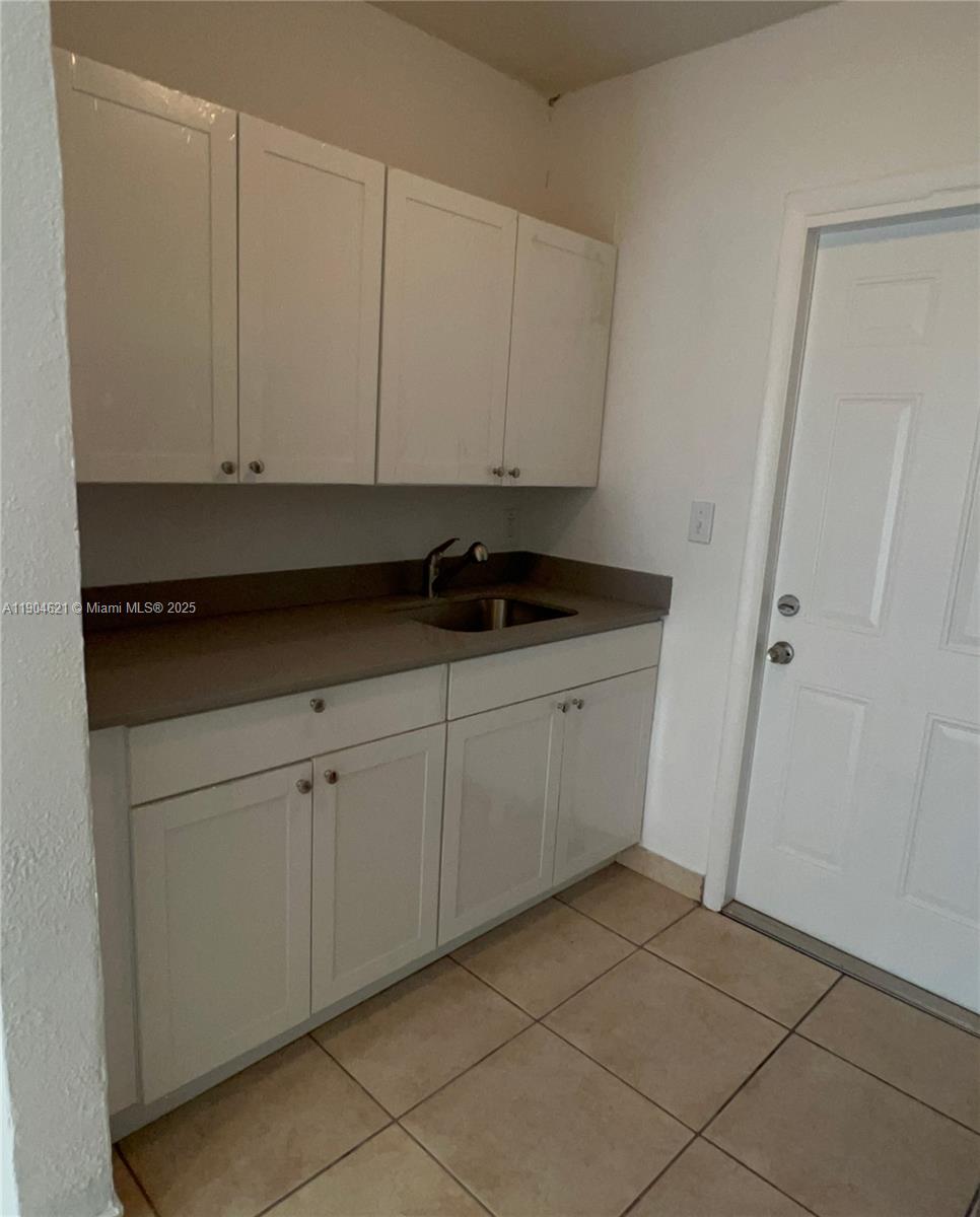 See details 1286 8 / 4 3596 sq. ft. $ 2025-10-29 0 Photo