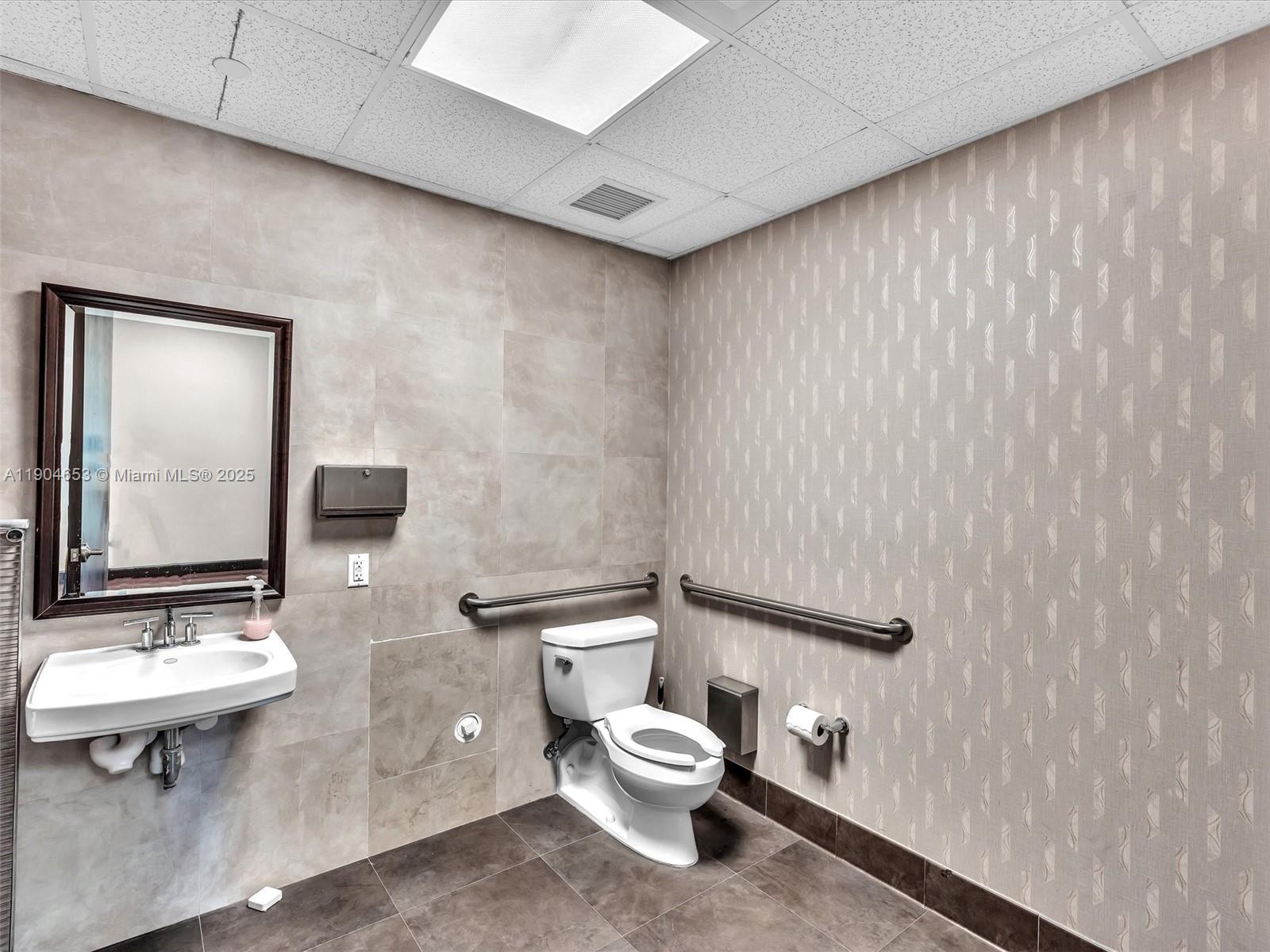 Ver detalles 207  /   sq. ft. $ 2025-10-29 0 foto