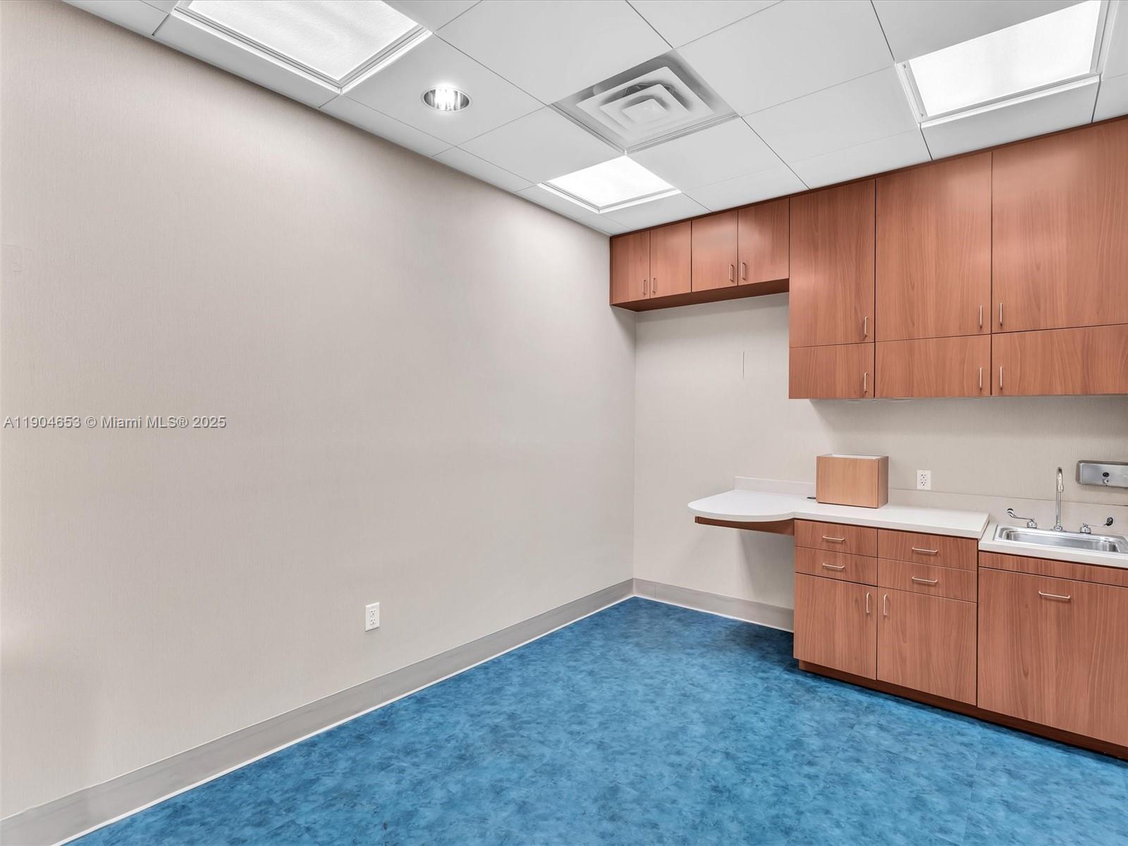 Ver detalles 207  /   sq. ft. $ 2025-10-29 0 foto