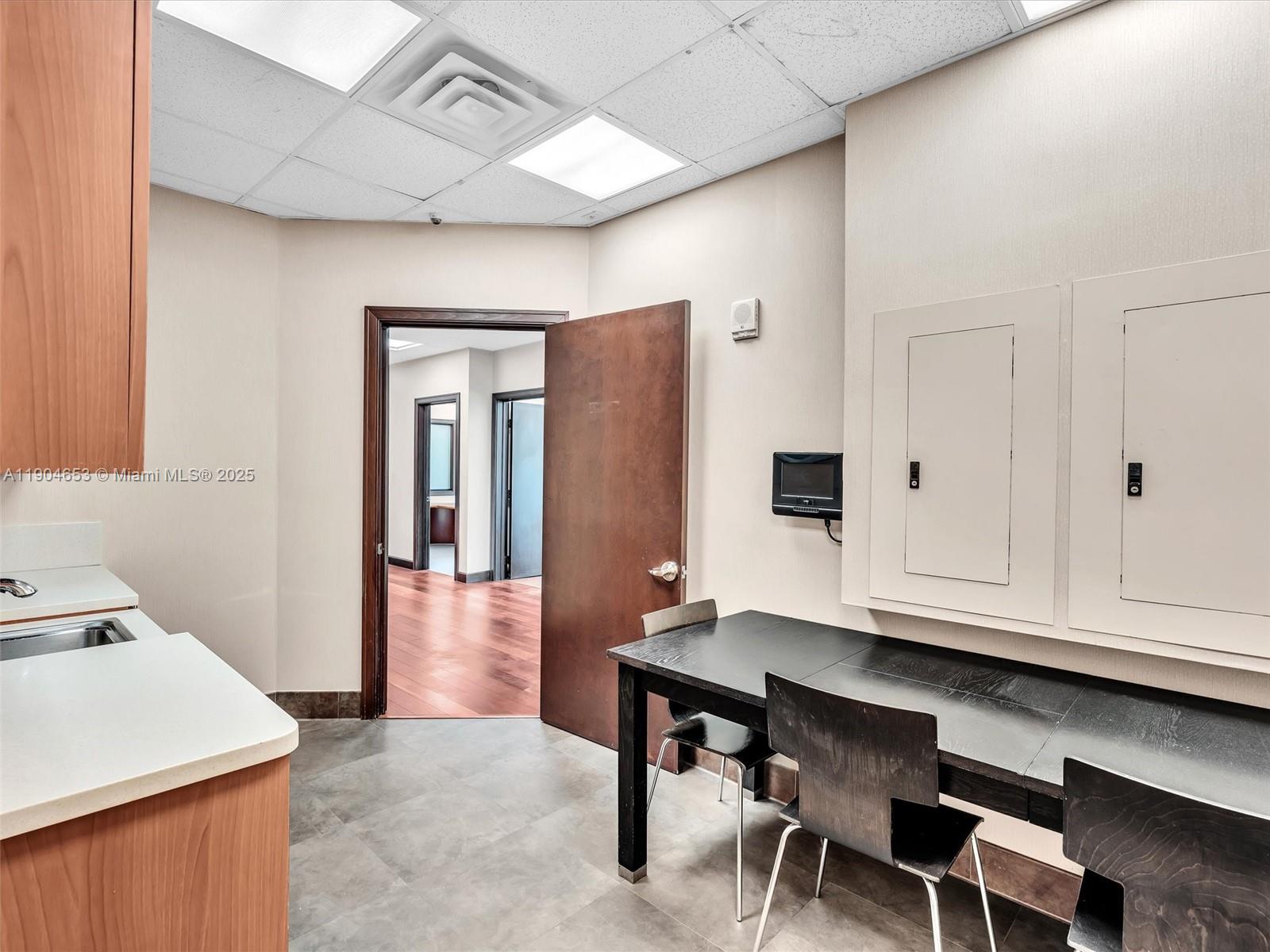 Ver detalles 207  /   sq. ft. $ 2025-10-29 0 foto