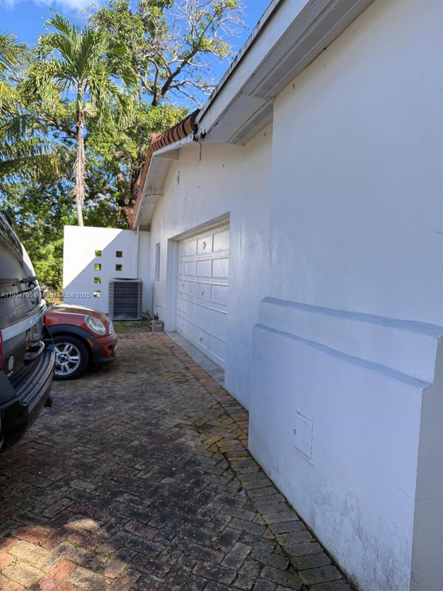 See details 5600 3 / 2 2038 sq. ft. $ 2025-10-29 0 Photo