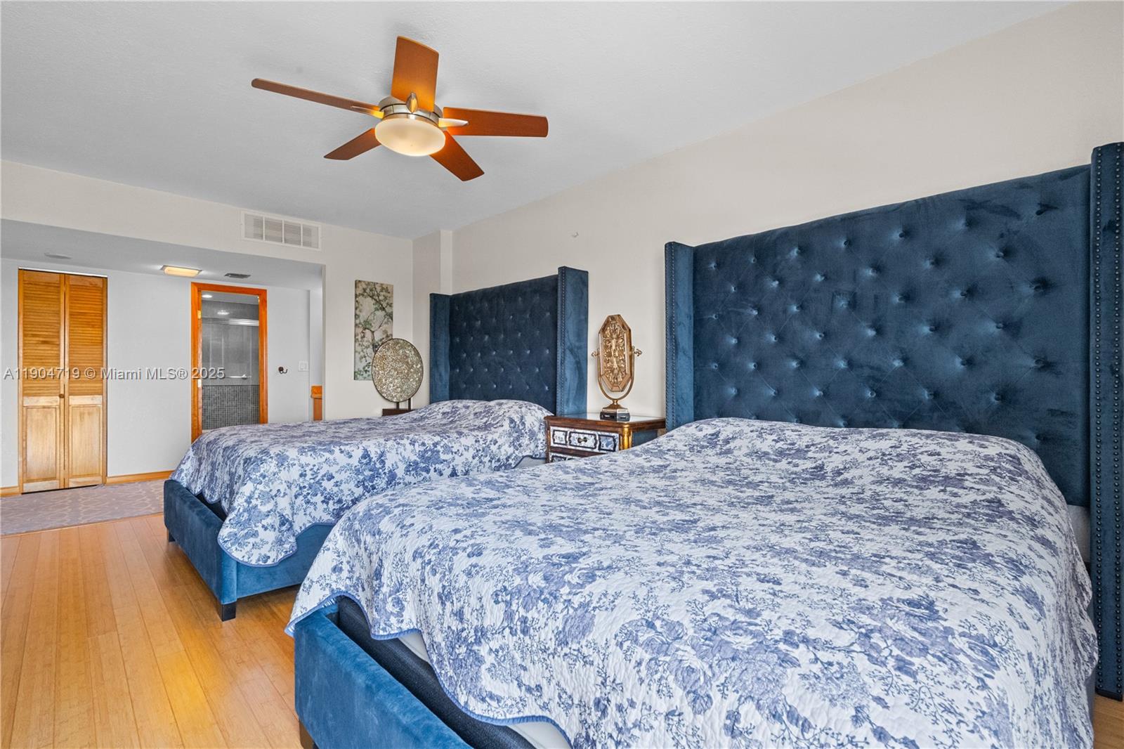 Photo of 3675 Country Club Dr #2404, Aventura, Florida, 33180 -