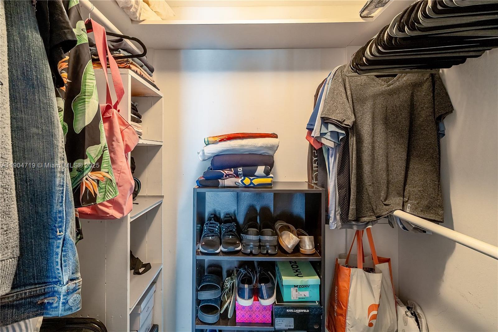 Photo of 3675 Country Club Dr #2404, Aventura, Florida, 33180 -