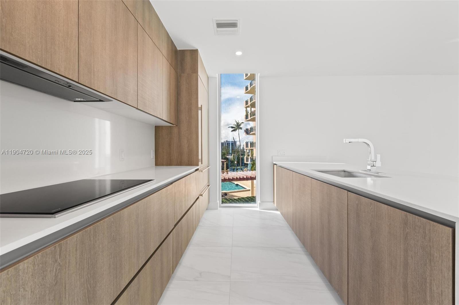 See details 501 3 / 4 1964 sq. ft. $ 2025-10-29 0 Photo