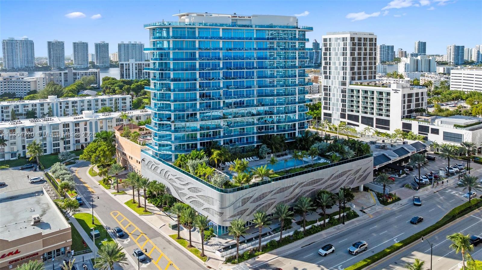 See details 501 3 / 4 1964 sq. ft. $ 2025-10-29 0 Photo