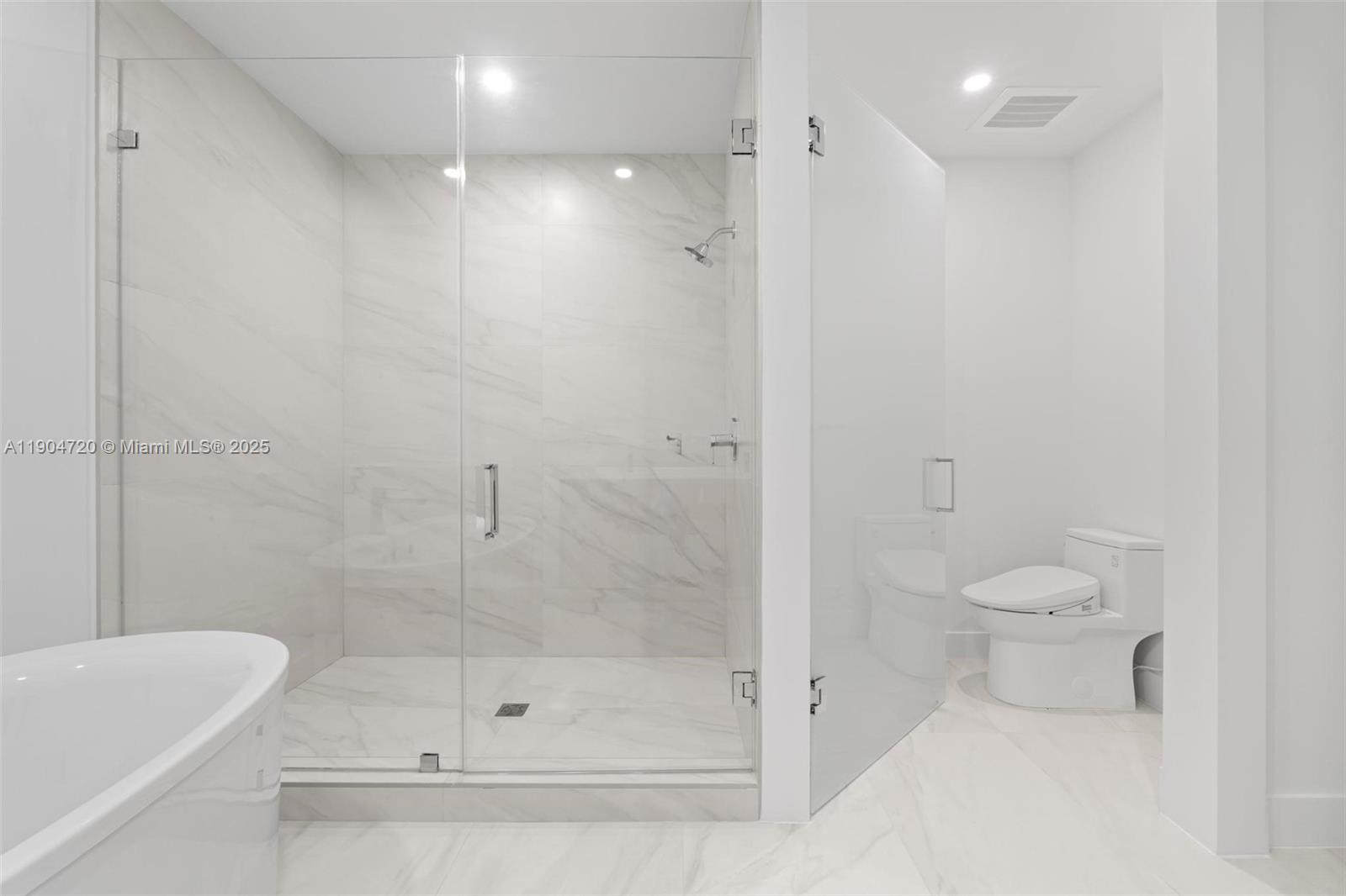 See details 501 3 / 4 1964 sq. ft. $ 2025-10-29 0 Photo