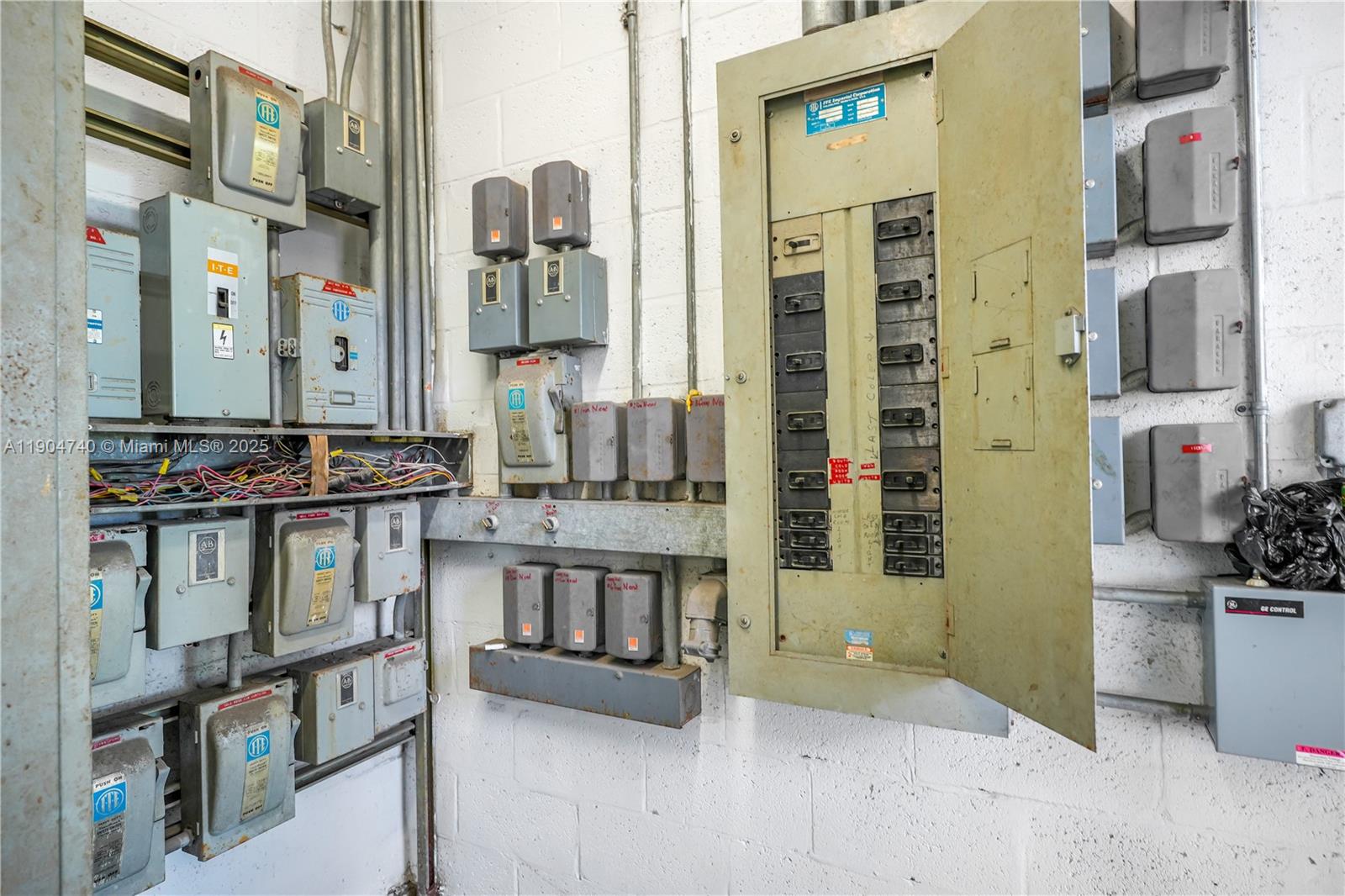 Ver detalles / sq. ft. $ 2025-10-29 0 foto