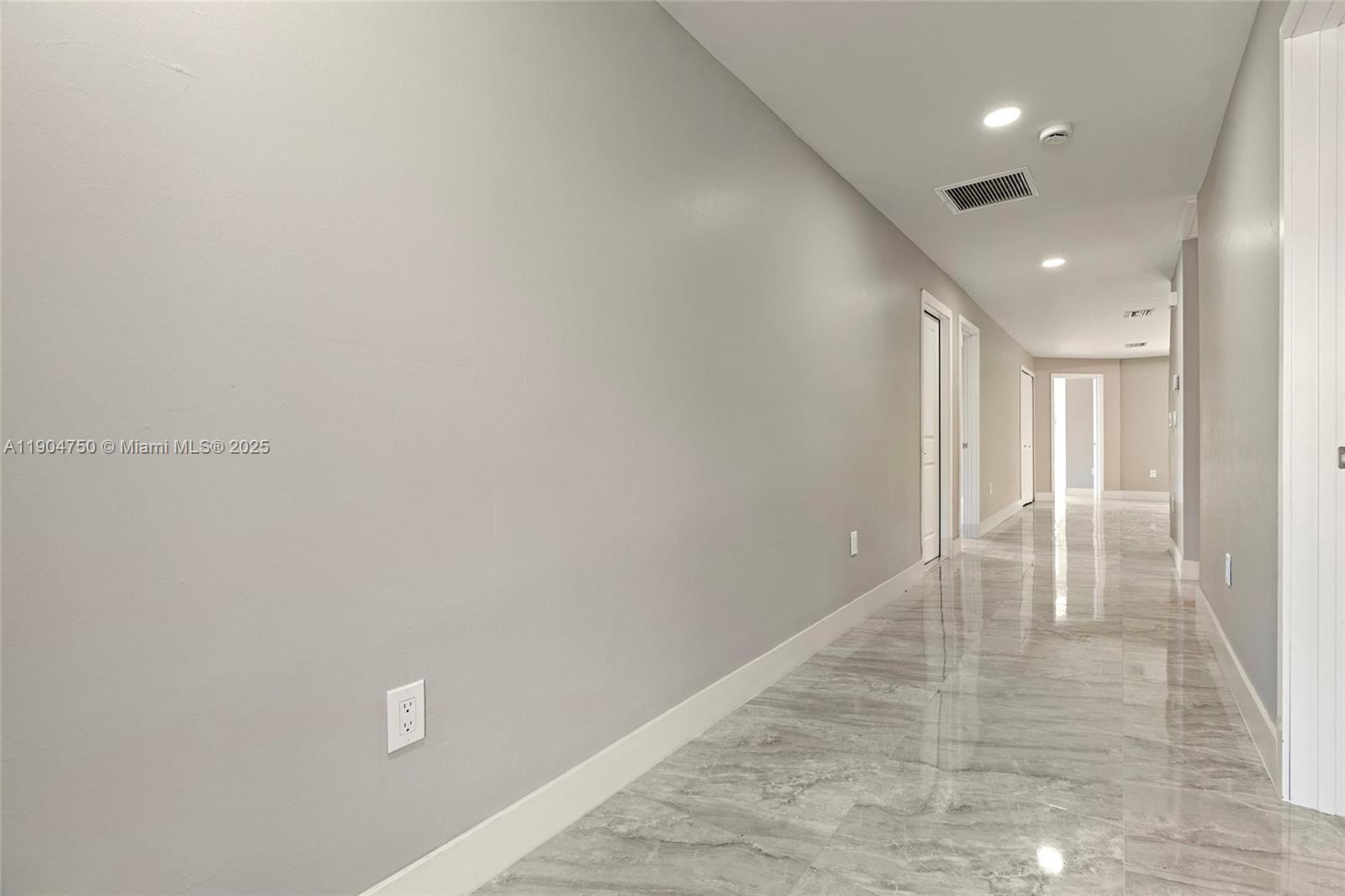 See details / sq. ft. $ 2026-03-09 0 Photo
