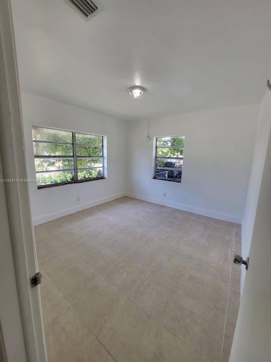 Ver detalles   /   sq. ft. $ 2025-10-29 0 foto