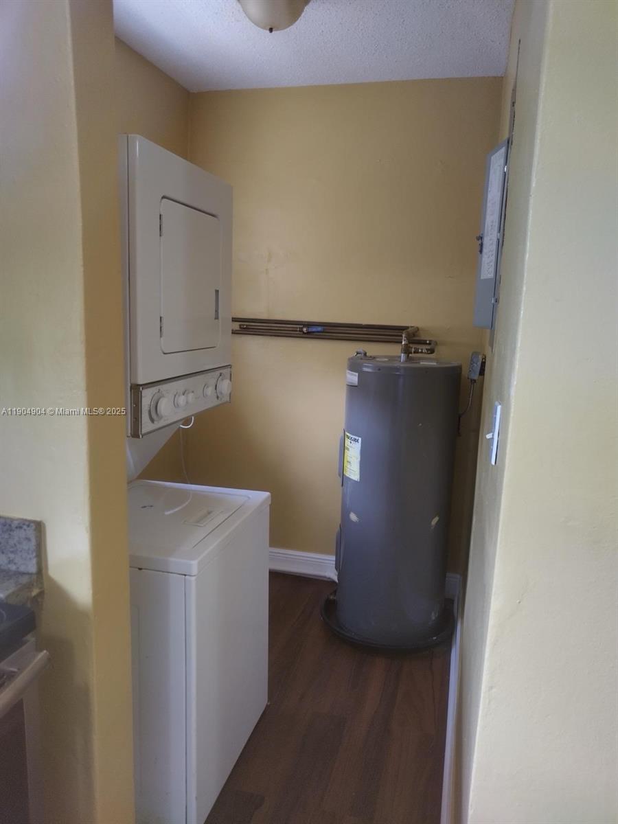 See details / 4421 sq. ft. $ 2025-10-29 0 Photo