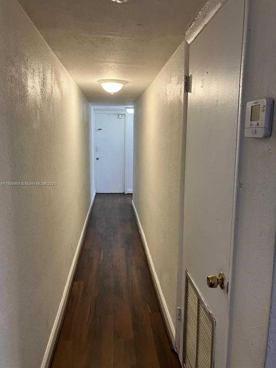 See details / 4421 sq. ft. $ 2025-10-29 0 Photo