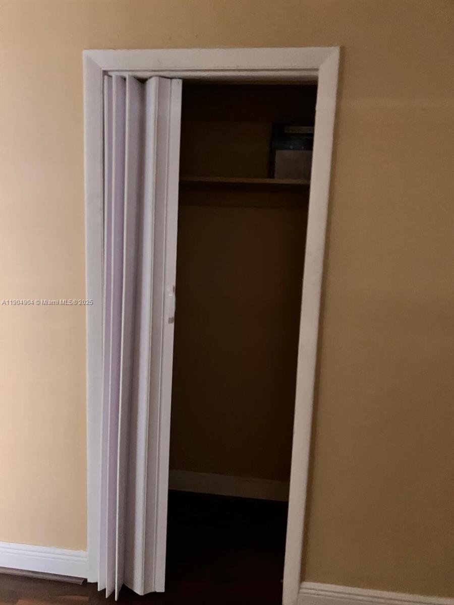 See details / 4421 sq. ft. $ 2025-10-29 0 Photo