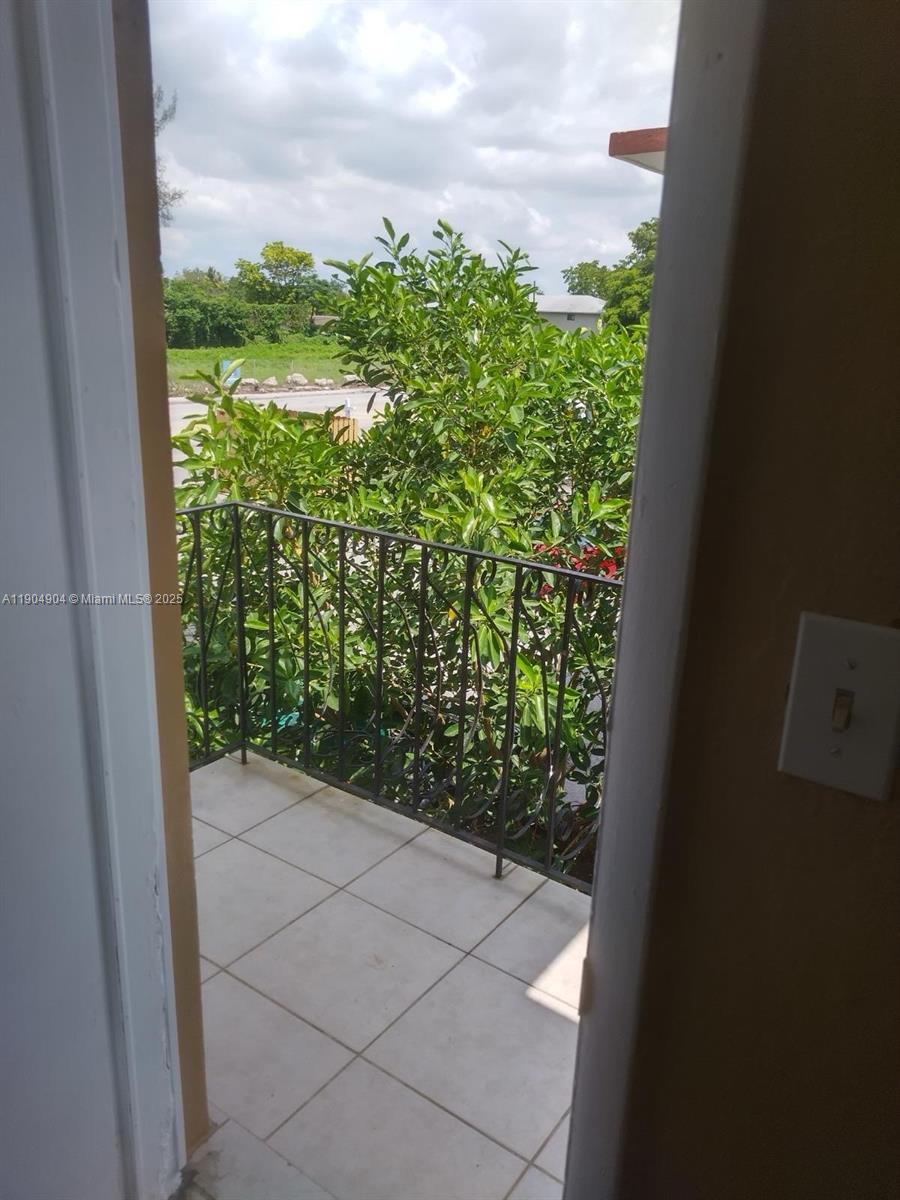 See details / 4421 sq. ft. $ 2025-10-29 0 Photo