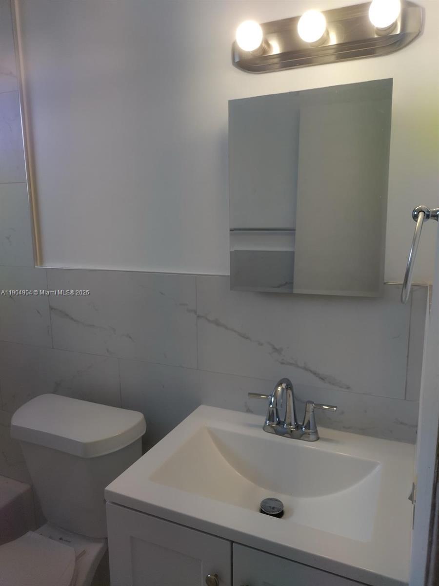 See details / 4421 sq. ft. $ 2025-10-29 0 Photo