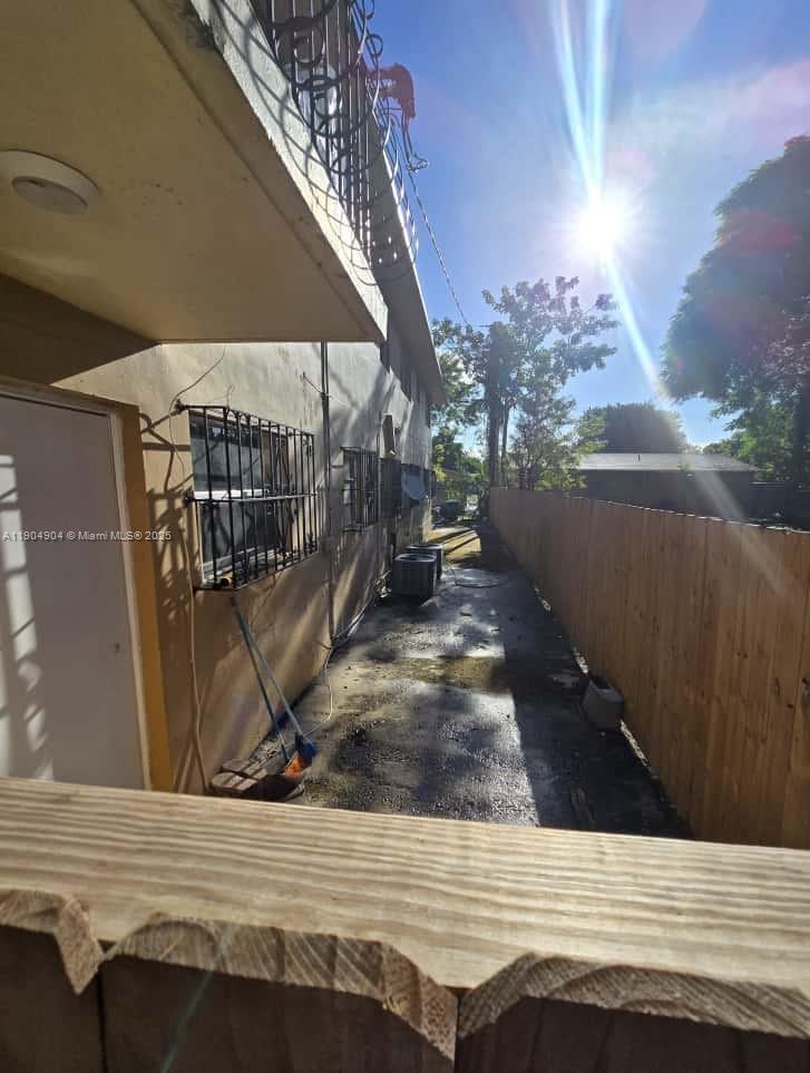 See details / 4421 sq. ft. $ 2025-10-29 0 Photo