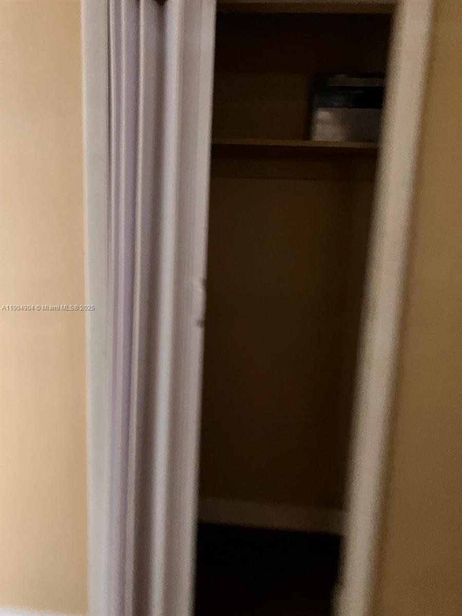 See details / 4421 sq. ft. $ 2025-10-29 0 Photo