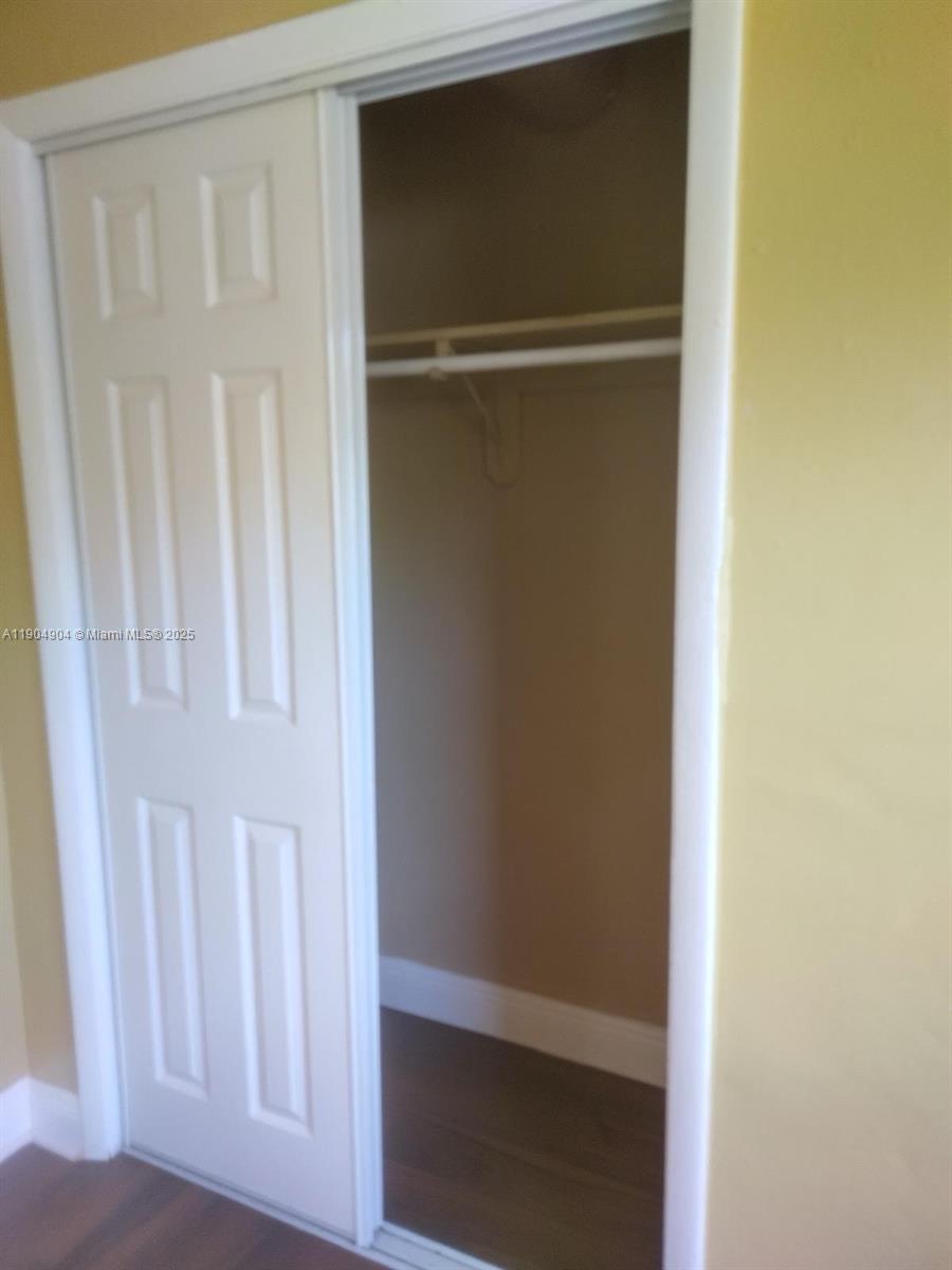 See details / 4421 sq. ft. $ 2025-10-29 0 Photo