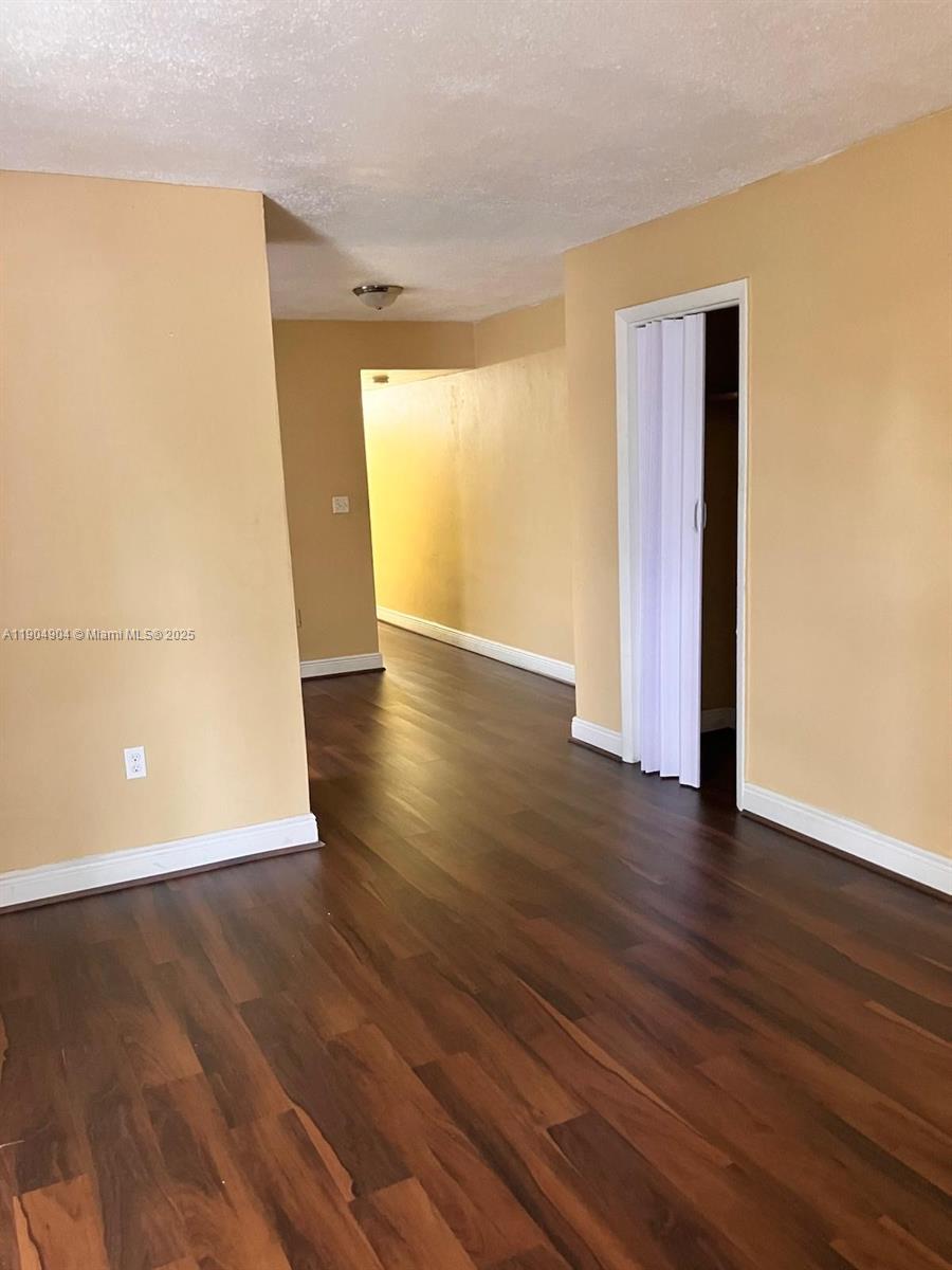 See details / 4421 sq. ft. $ 2025-10-29 0 Photo