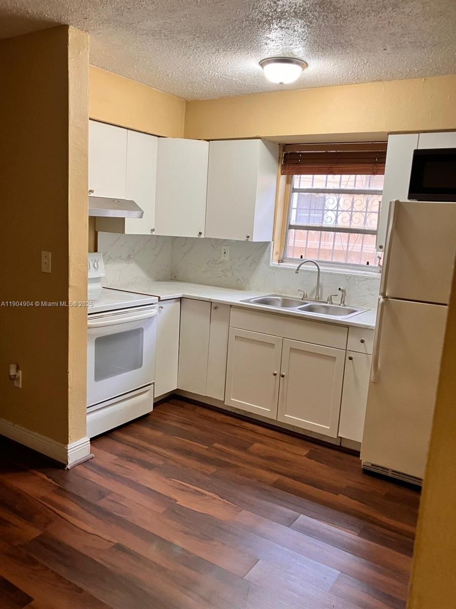 See details / 4421 sq. ft. $ 2025-10-29 0 Photo
