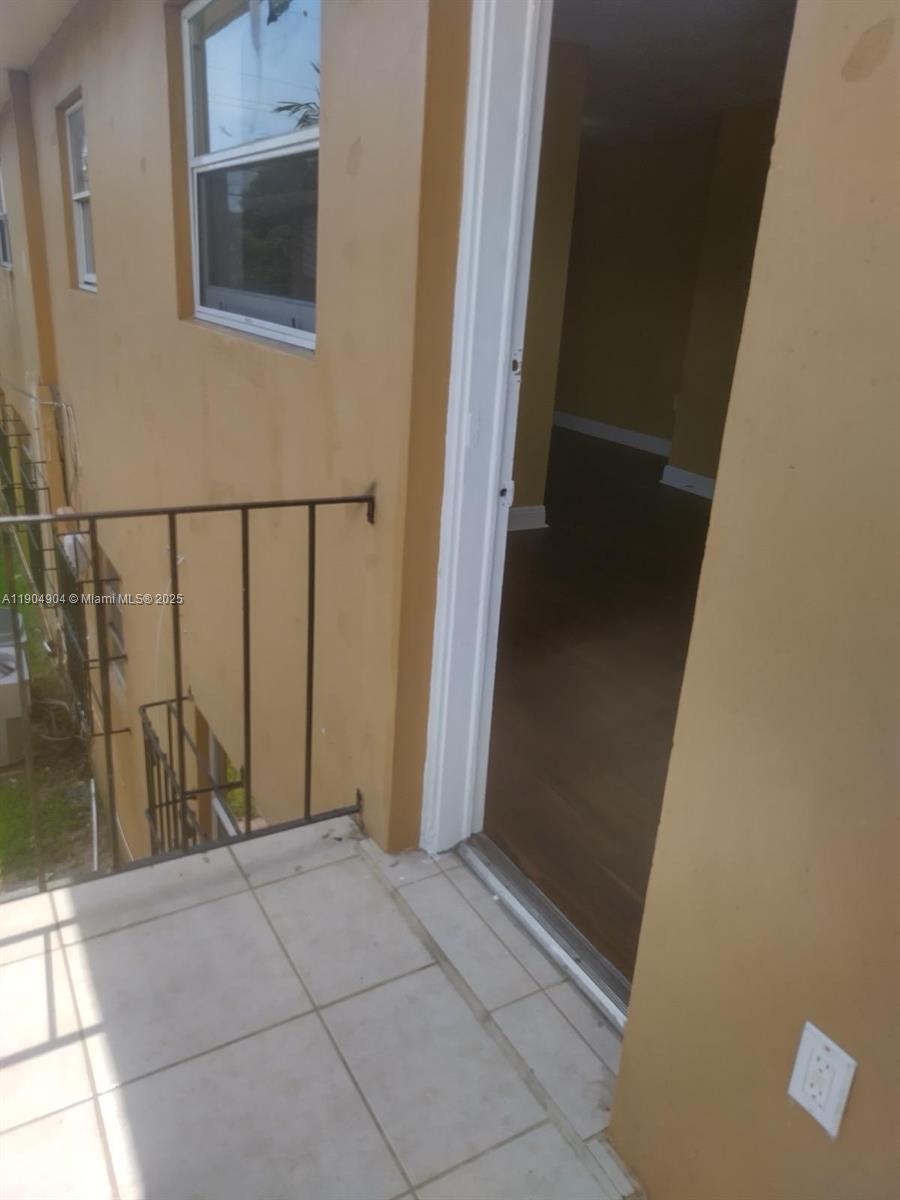 See details / 4421 sq. ft. $ 2025-10-29 0 Photo