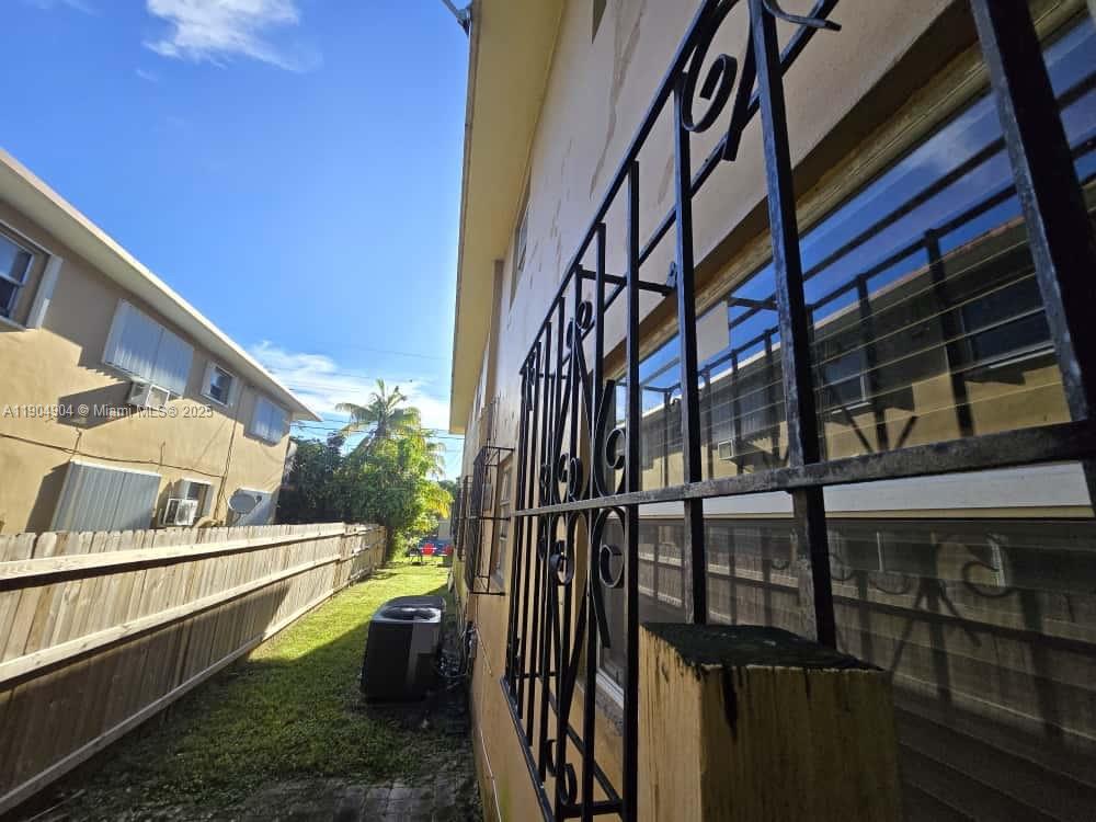 See details / 4421 sq. ft. $ 2025-10-29 0 Photo