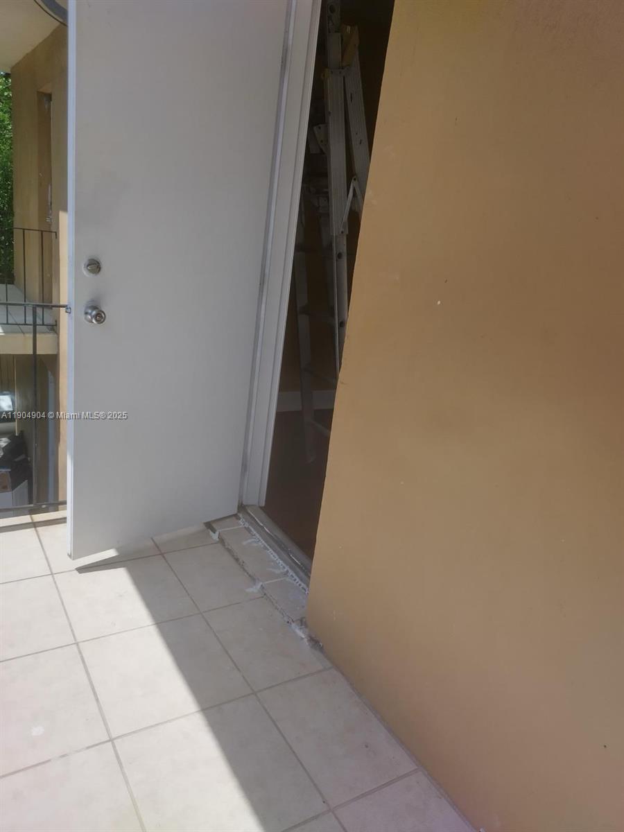 See details / 4421 sq. ft. $ 2025-10-29 0 Photo