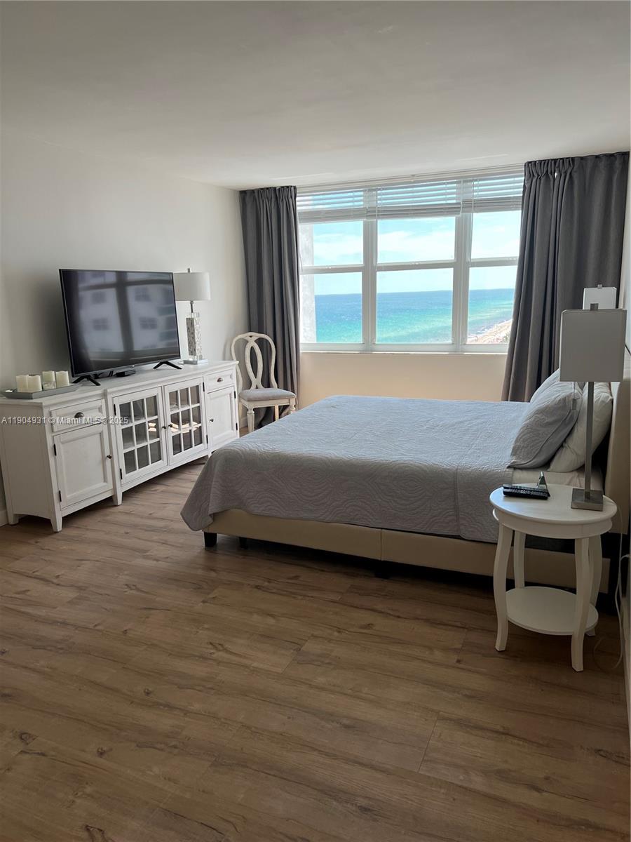 Photo of 2751 Ocean Dr  #1406 S, Hollywood, Florida, 33019 - 