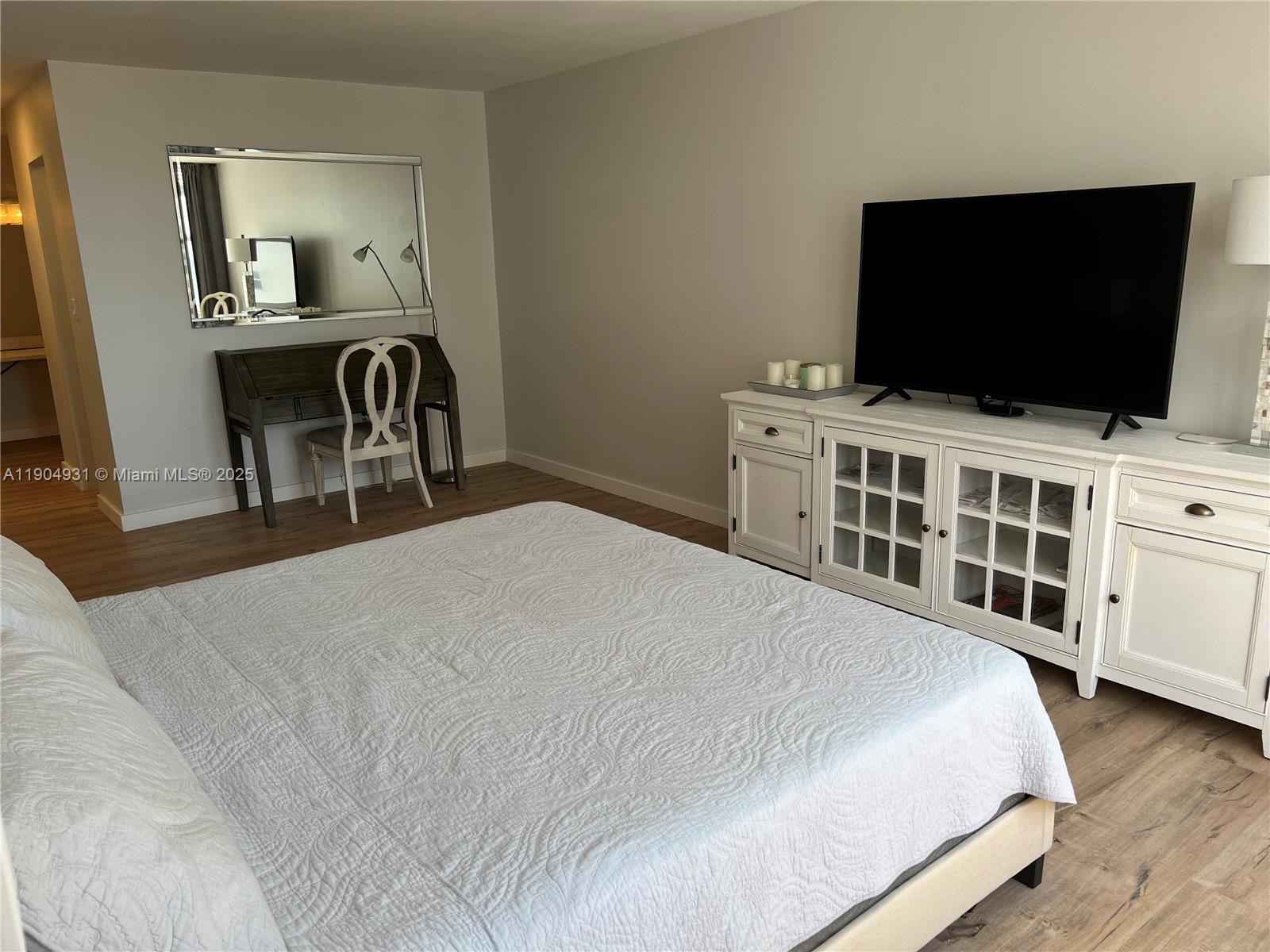 Photo of 2751 Ocean Dr  #1406 S, Hollywood, Florida, 33019 - 