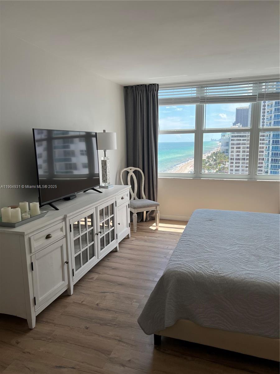 Photo of 2751 Ocean Dr  #1406 S, Hollywood, Florida, 33019 - 