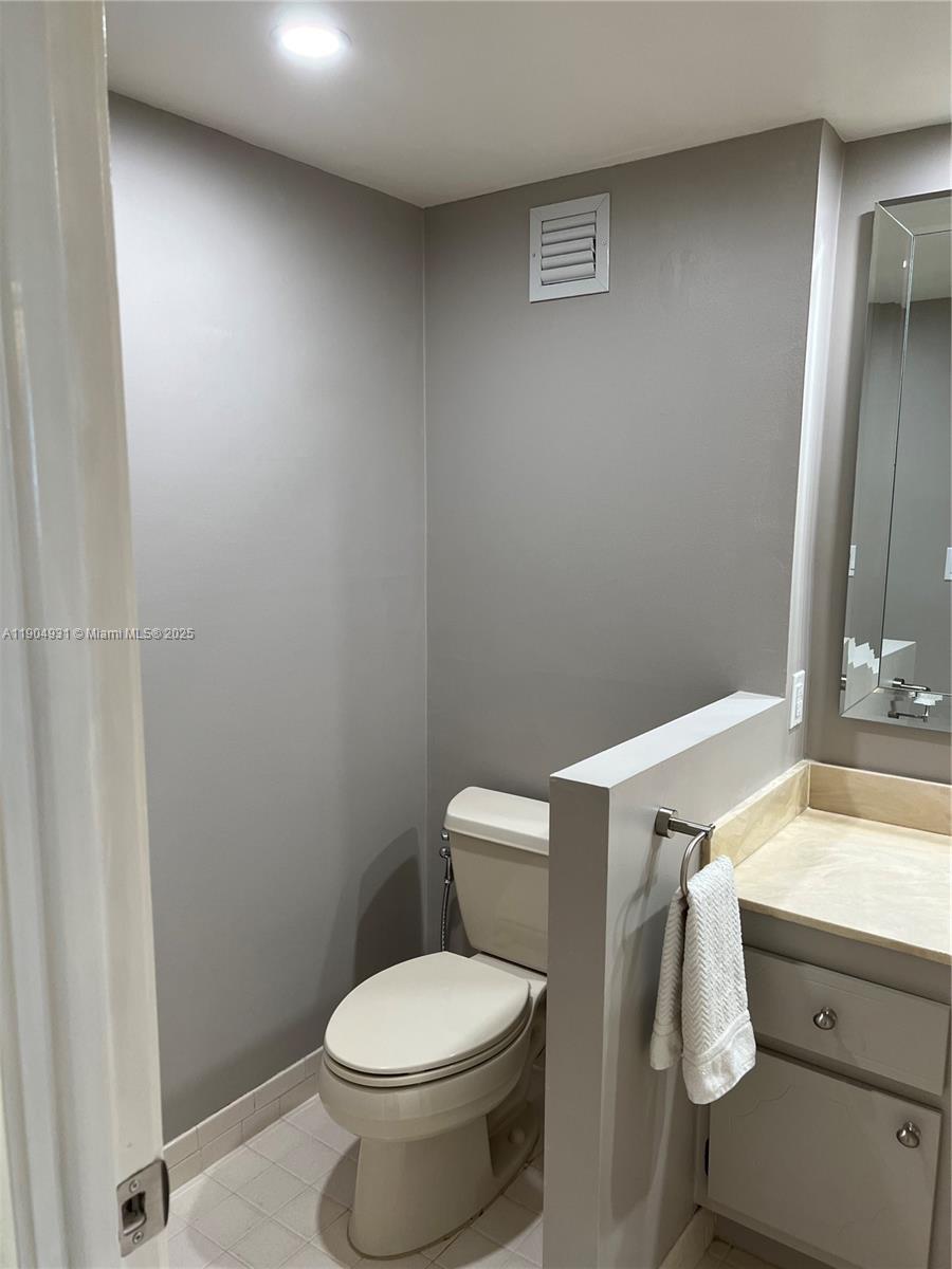 Photo of 2751 Ocean Dr  #1406 S, Hollywood, Florida, 33019 - 