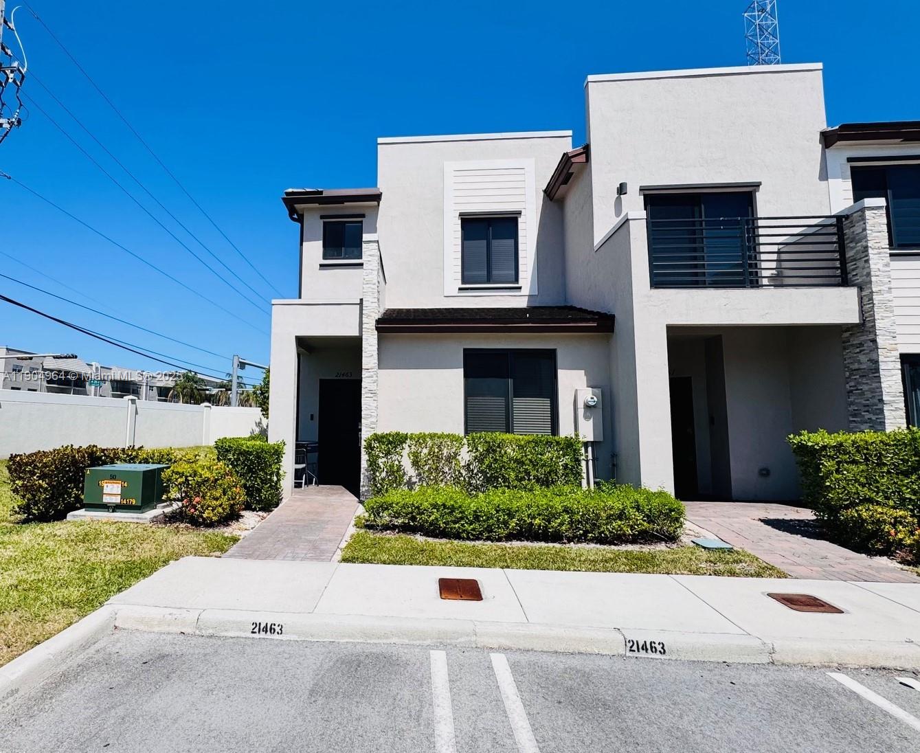 See details 21463 3 / 3 1320 sq. ft. $ 2025-10-29 0 Photo