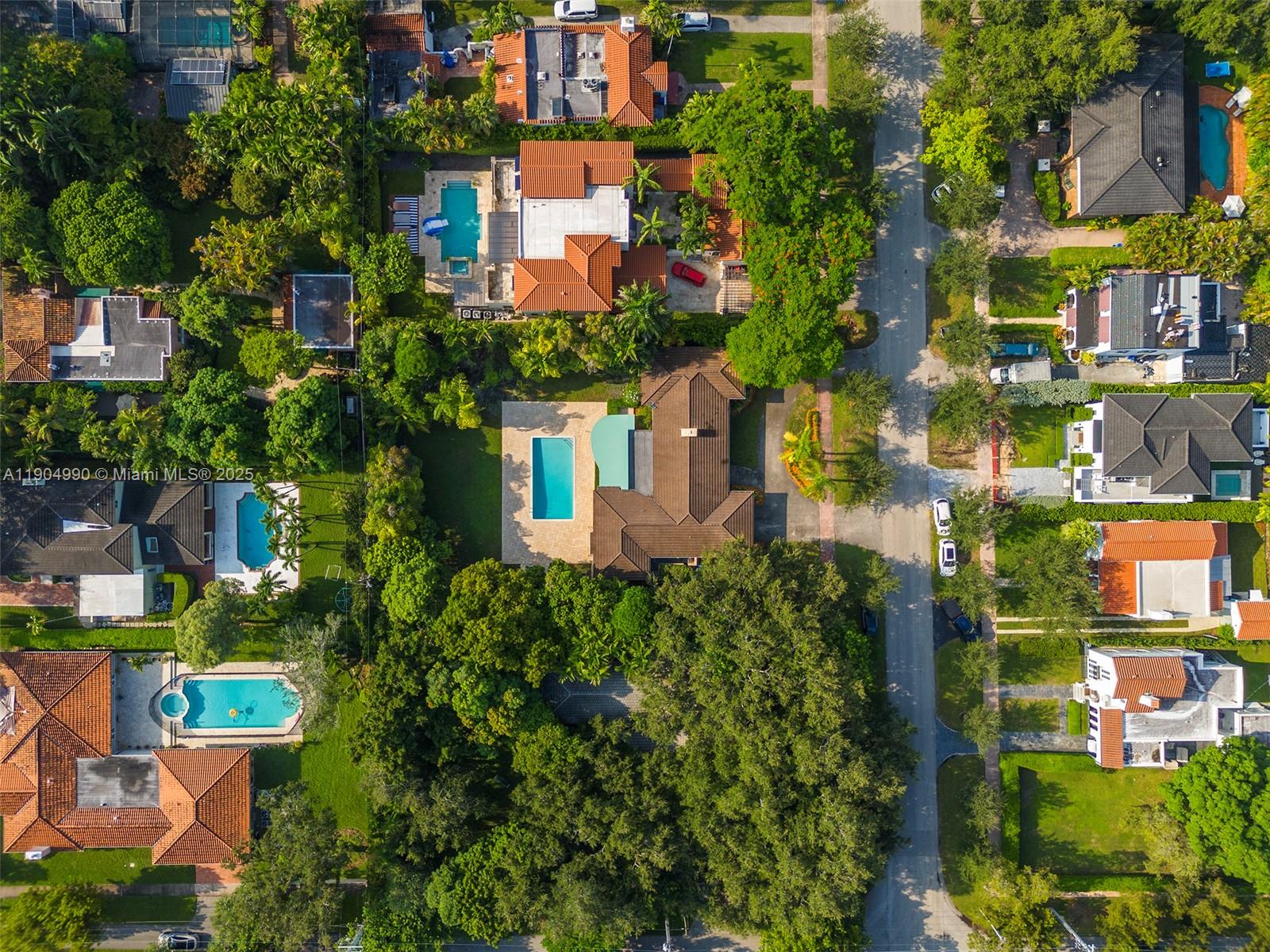 Ver detalles 2615 3 / 3 2878 sq. ft. $ 2025-10-29 0 foto